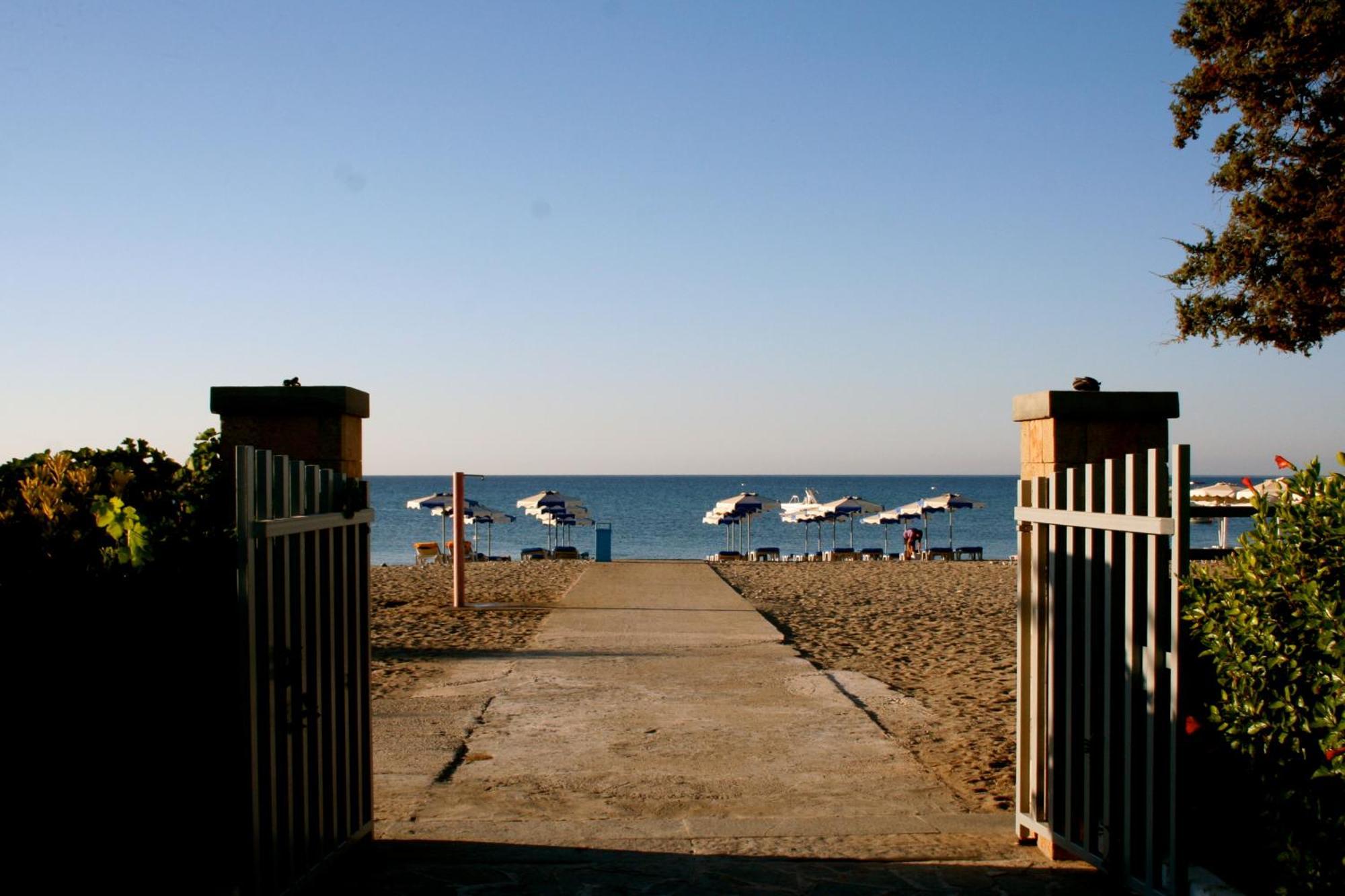Amaryllis Front Beach Hotel Лардос Екстериор снимка