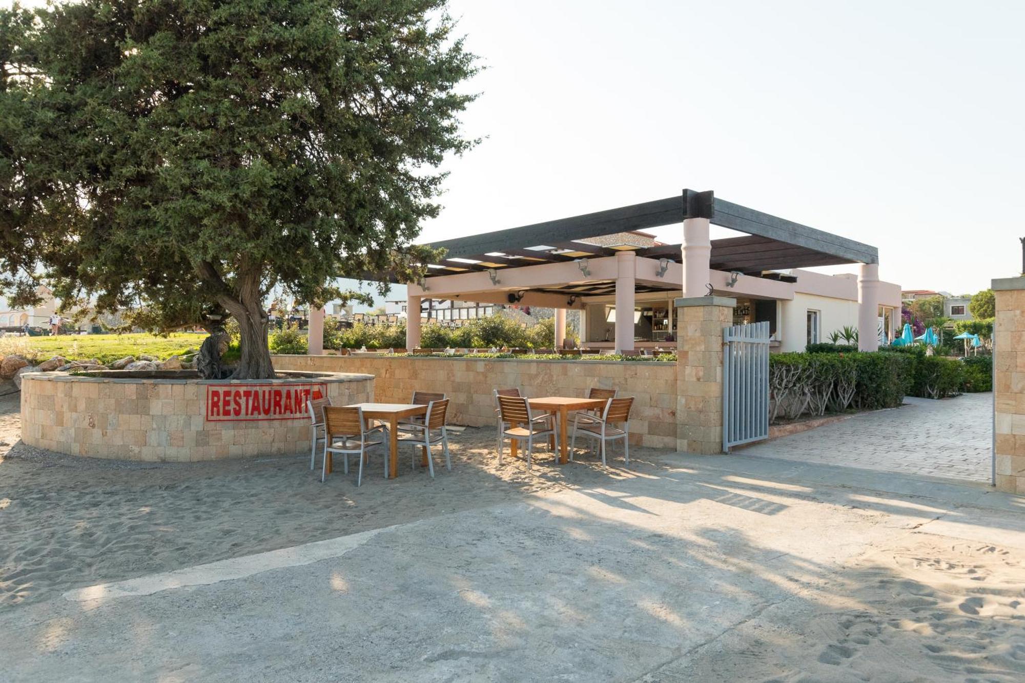 Amaryllis Front Beach Hotel Лардос Екстериор снимка