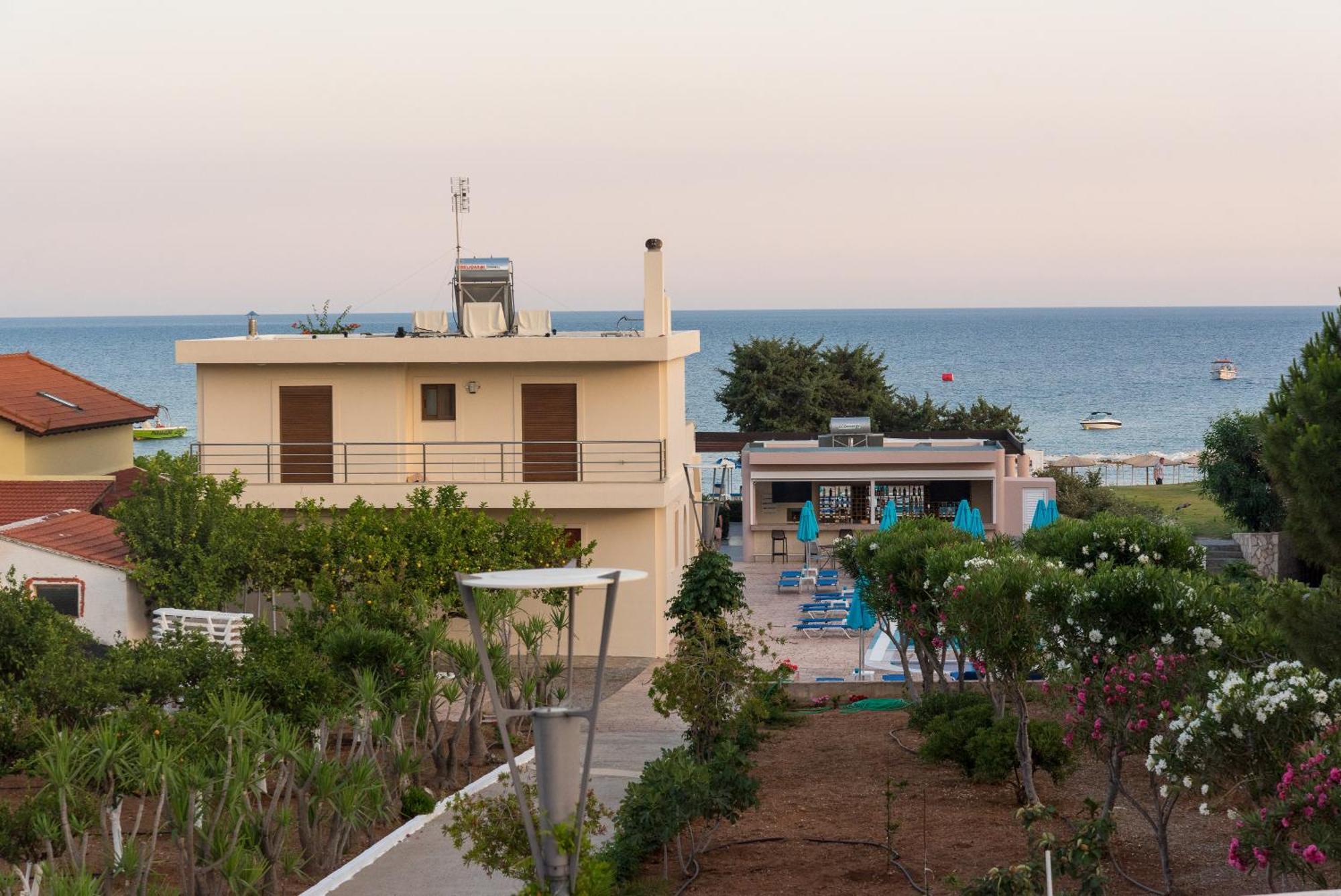 Amaryllis Front Beach Hotel Лардос Екстериор снимка
