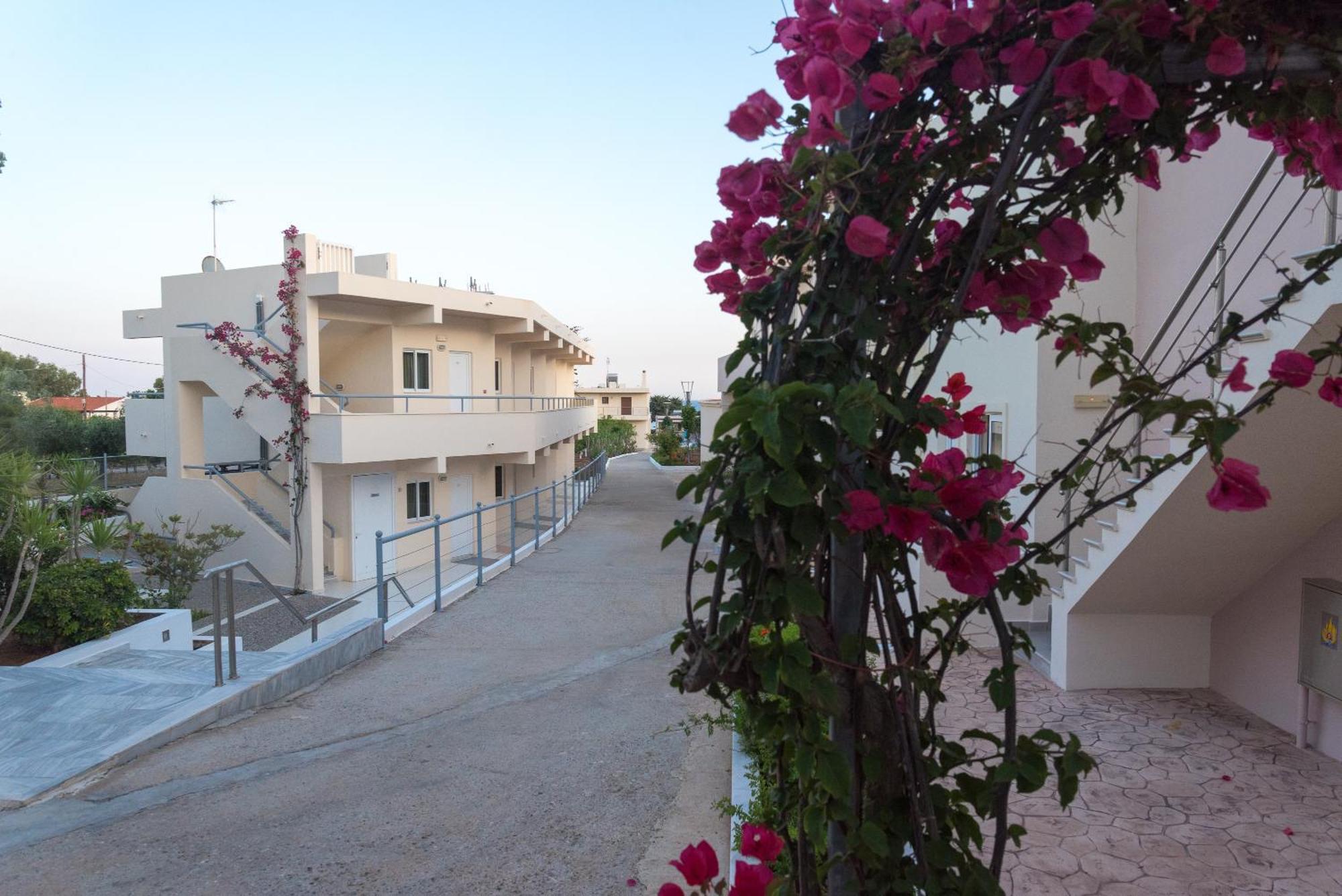 Amaryllis Front Beach Hotel Лардос Екстериор снимка