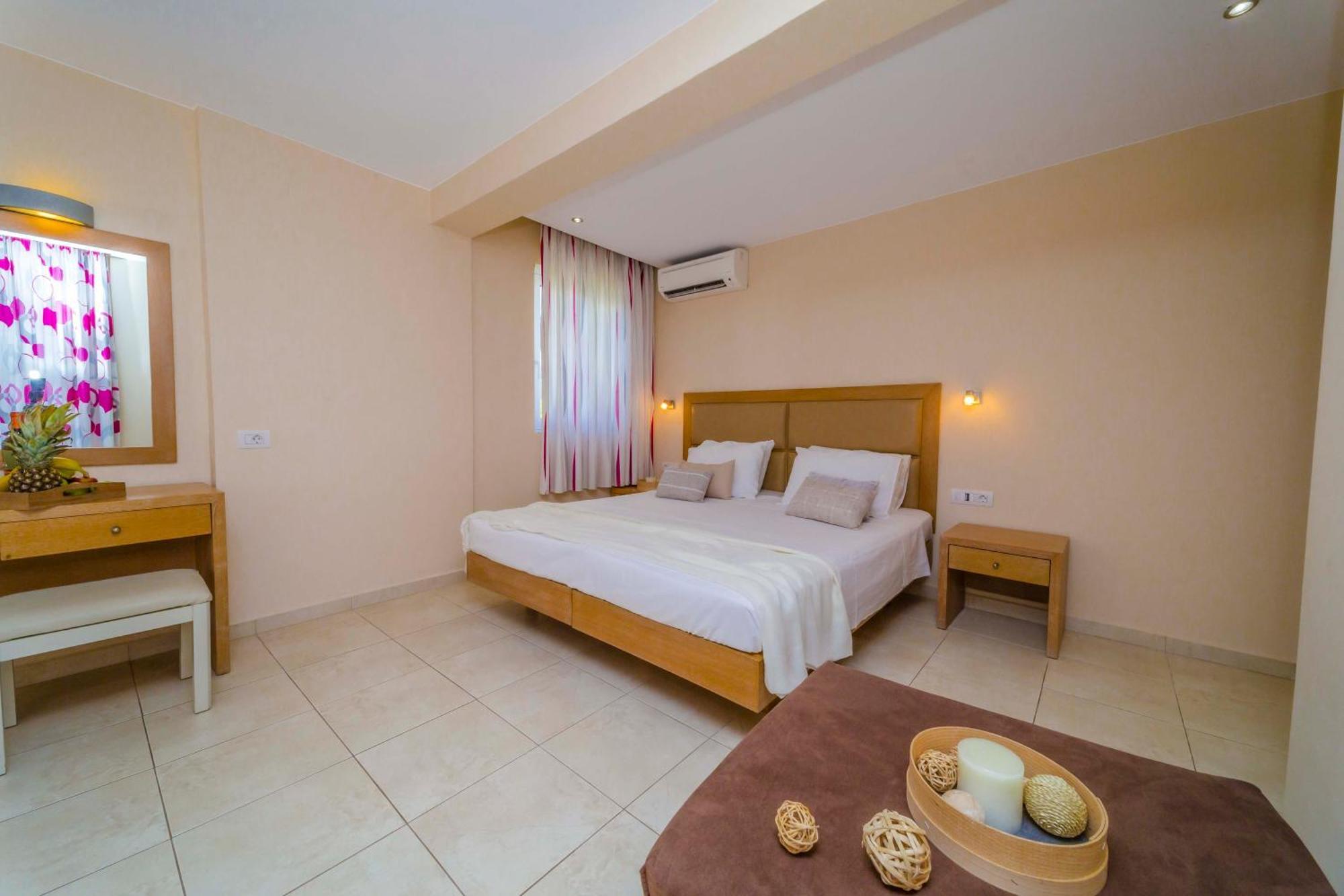 Amaryllis Front Beach Hotel Лардос Екстериор снимка