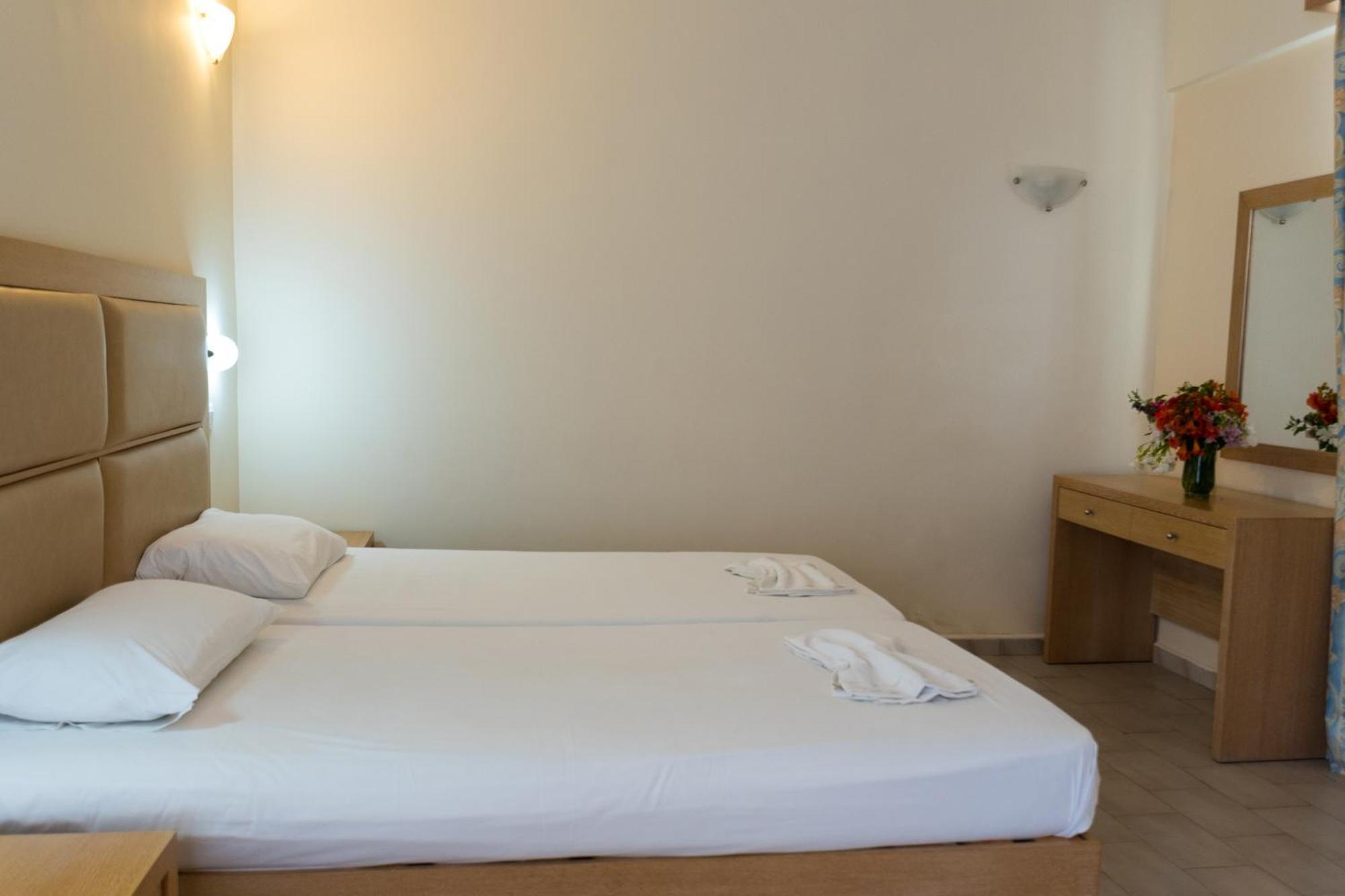 Amaryllis Front Beach Hotel Лардос Екстериор снимка